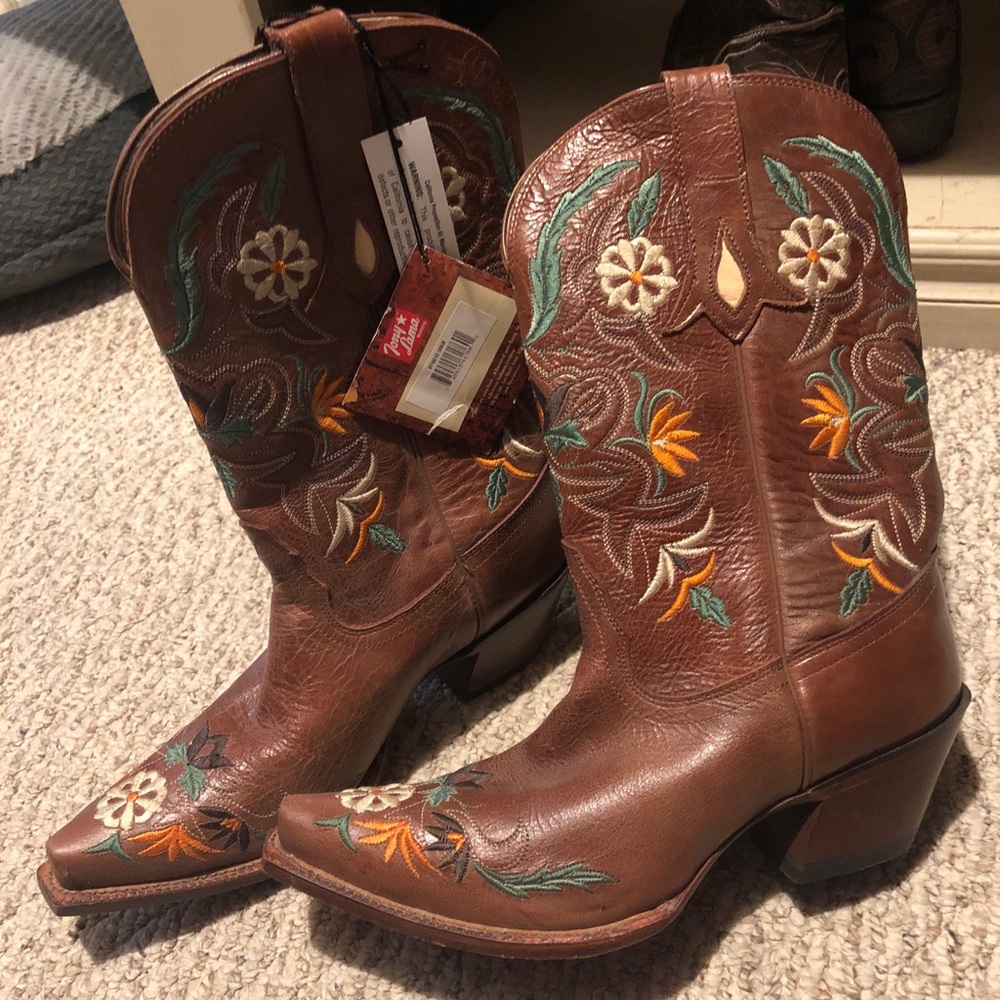 BNWT  Beautiful Tony Lama Boots